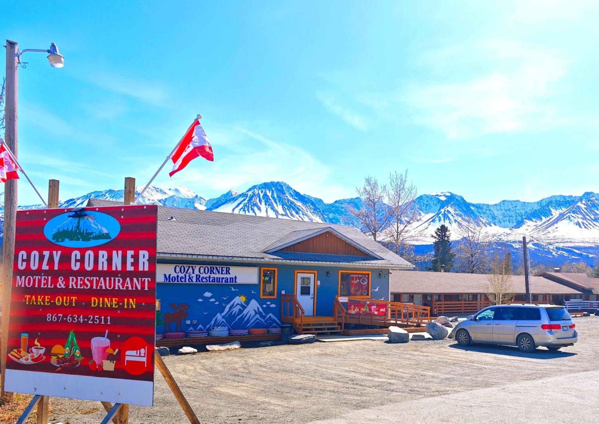 Cozy Corner Motel & Restaurant ヘーンズ・ジャンクション エクステリア 写真