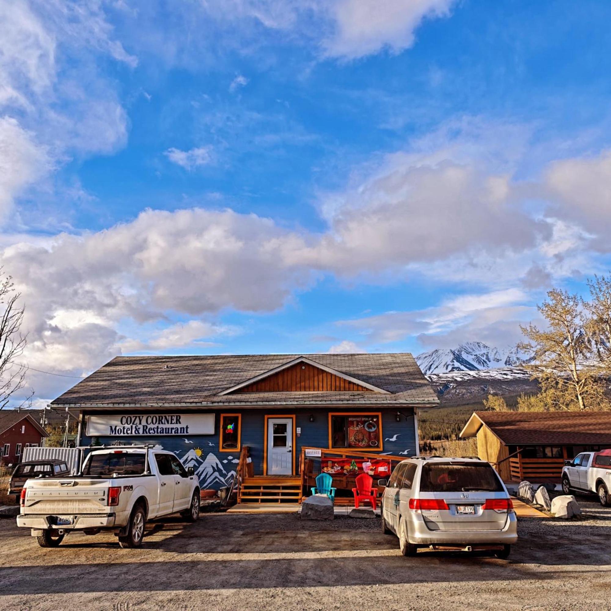 Cozy Corner Motel & Restaurant ヘーンズ・ジャンクション エクステリア 写真