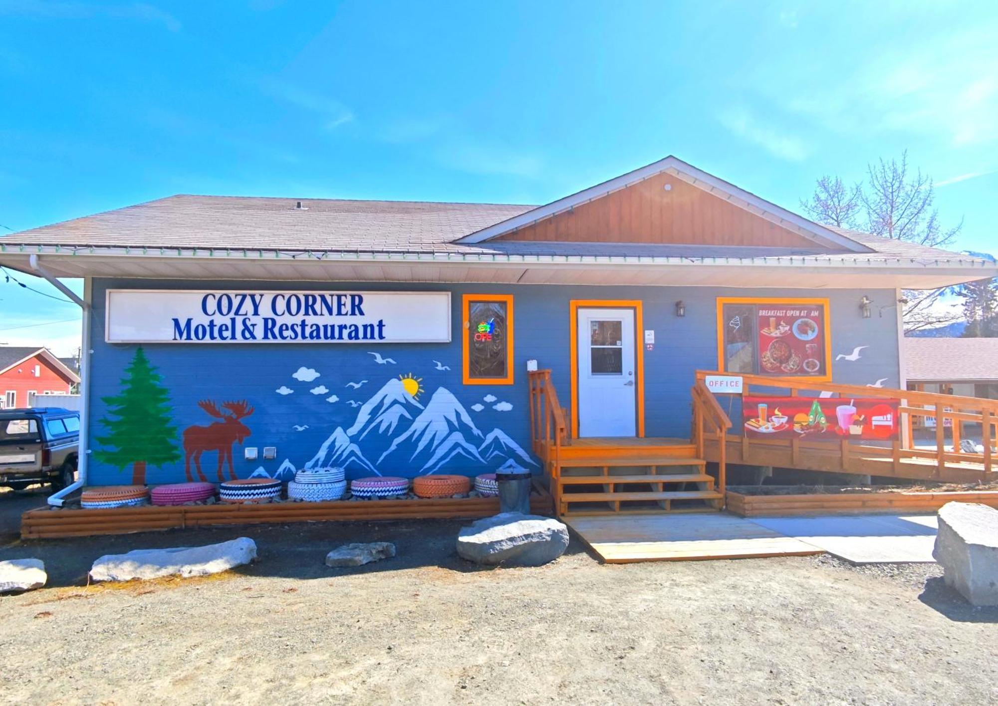 Cozy Corner Motel & Restaurant ヘーンズ・ジャンクション エクステリア 写真