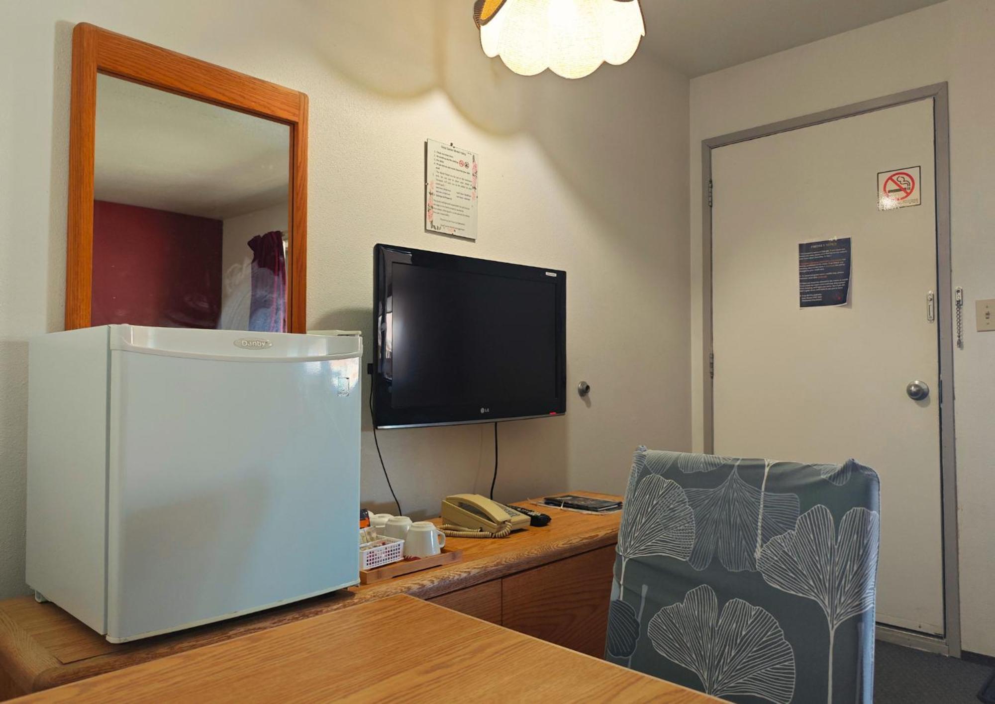 Cozy Corner Motel & Restaurant ヘーンズ・ジャンクション エクステリア 写真