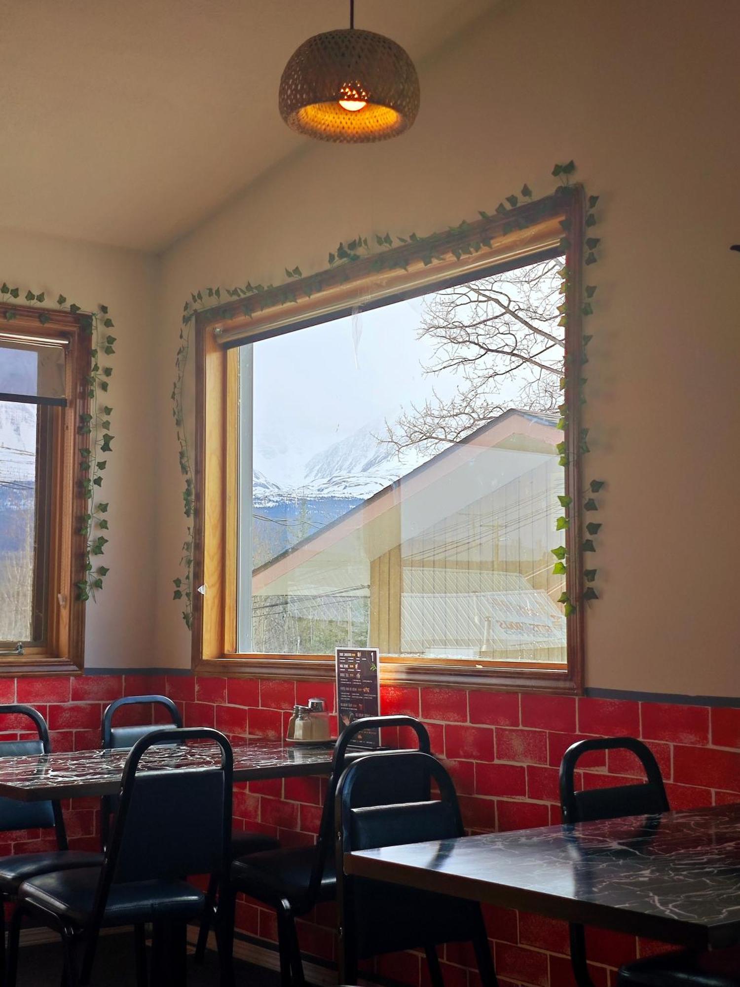 Cozy Corner Motel & Restaurant ヘーンズ・ジャンクション エクステリア 写真